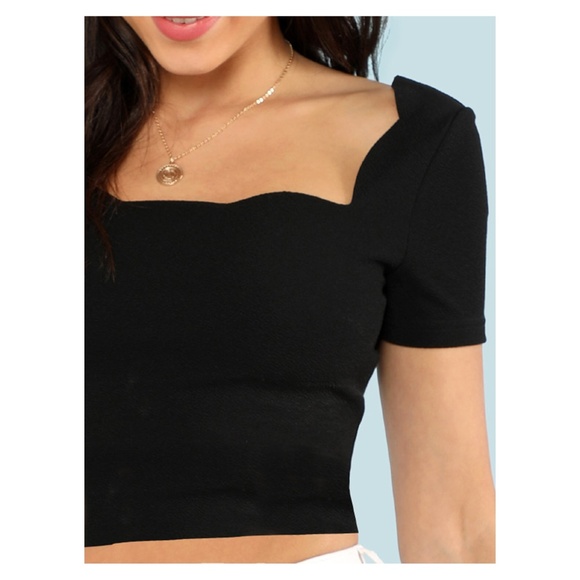 Black Short Sleeve Scallop Neckline Crop Top - Picture 4 of 4